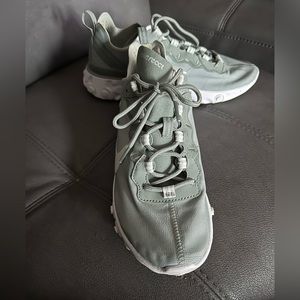 Nike Womens React 55 Running shoes size 9 
Worn once